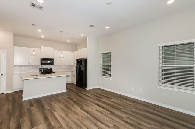 9910 Clark Road B, Houston, TX 77076