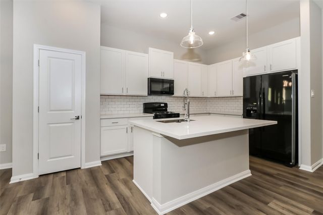 9910 Clark Road B, Houston, TX 77076