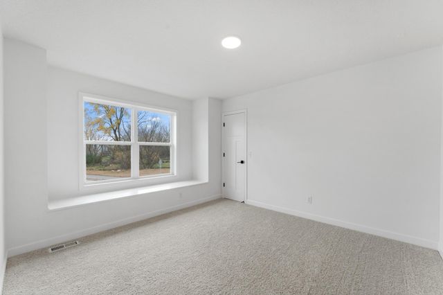 7544 Lower 42nd Street N, Oakdale, MN 55128