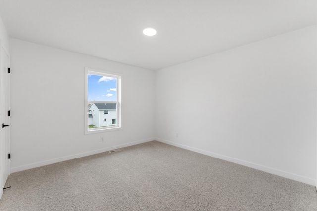 7544 Lower 42nd Street N, Oakdale, MN 55128