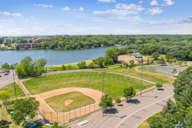 7544 Lower 42nd Street N, Oakdale, MN 55128