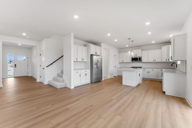 7544 Lower 42nd Street N, Oakdale, MN 55128