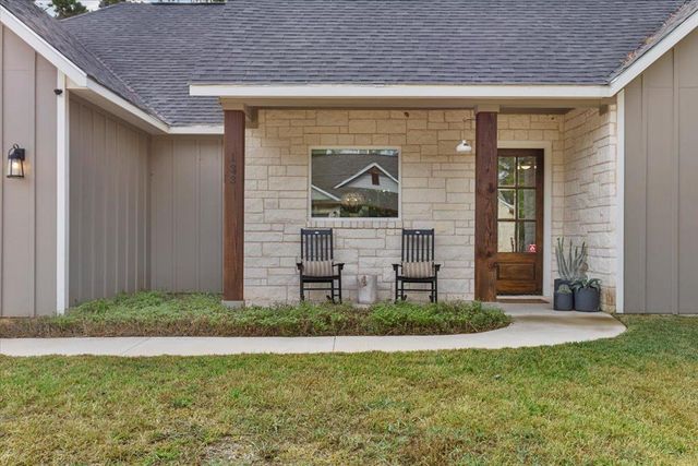133 Lake Point WAY, Bastrop, TX 78602