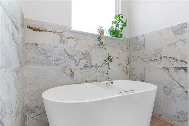 133 Lake Point WAY, Bastrop, TX 78602