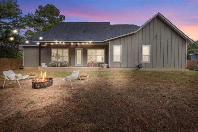133 Lake Point WAY, Bastrop, TX 78602
