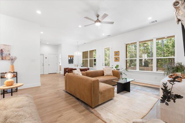 133 Lake Point WAY, Bastrop, TX 78602