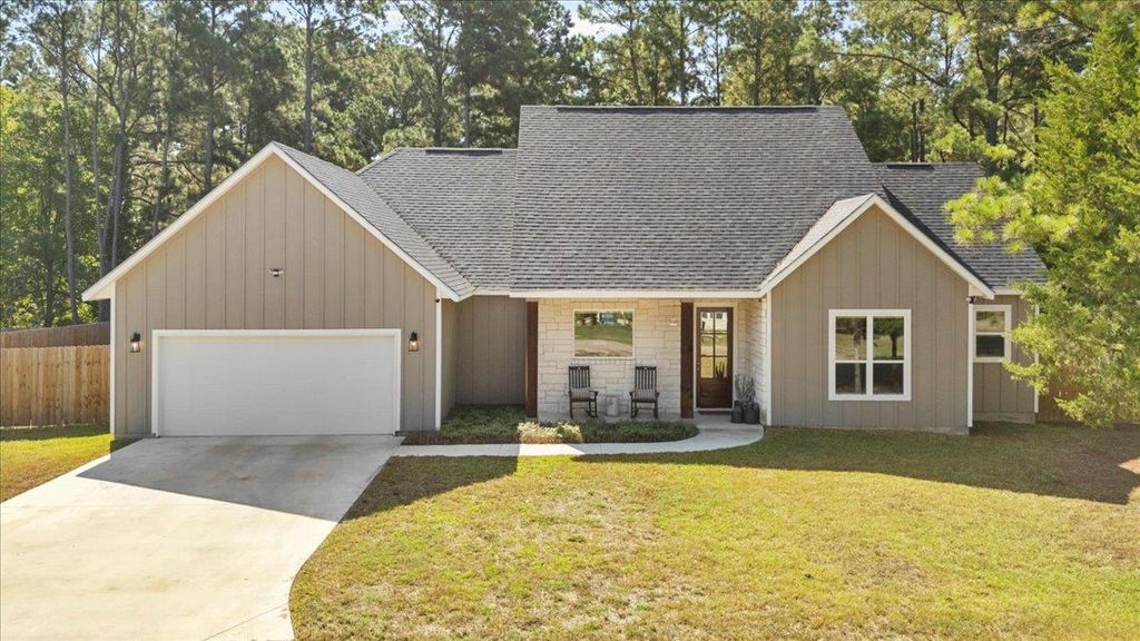 133 Lake Point WAY, Bastrop, TX 78602