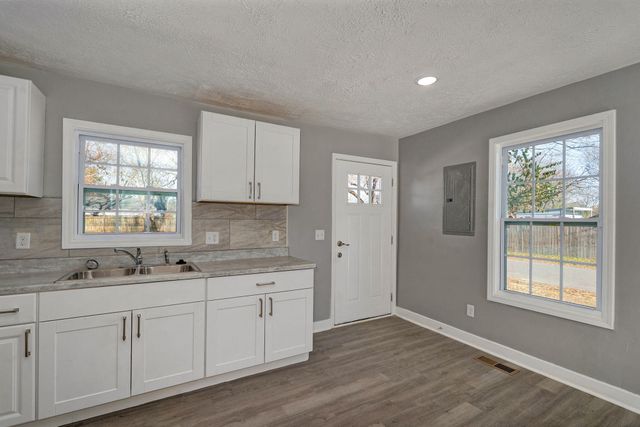 1701 W Webster Street, Springfield, MO 65802