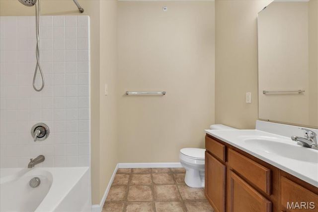 29 Kassebaum Lane 304, Unincorporated, MO 63129