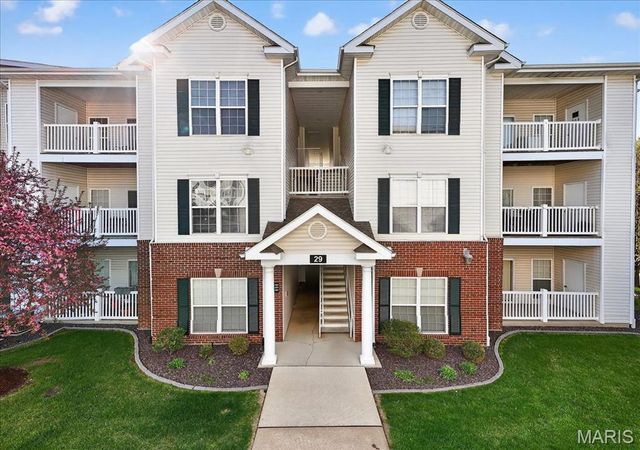 29 Kassebaum Lane 304, Unincorporated, MO 63129