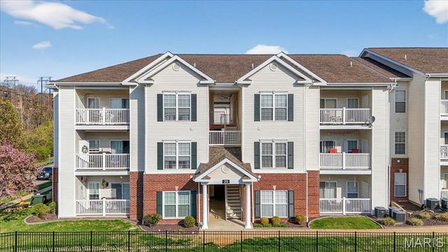 29 Kassebaum Lane 304, Unincorporated, MO 63129