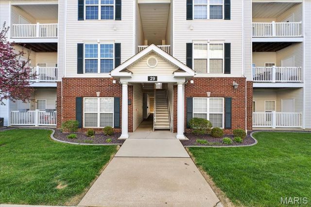 29 Kassebaum Lane 304, Unincorporated, MO 63129