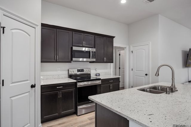 11589 Regal St, Denham Springs, LA 70726