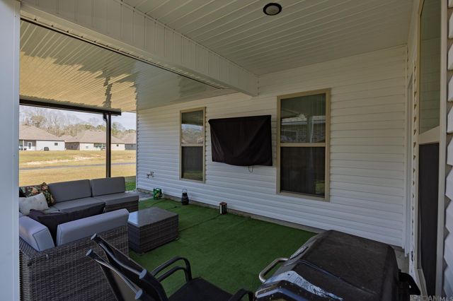 11589 Regal St, Denham Springs, LA 70726