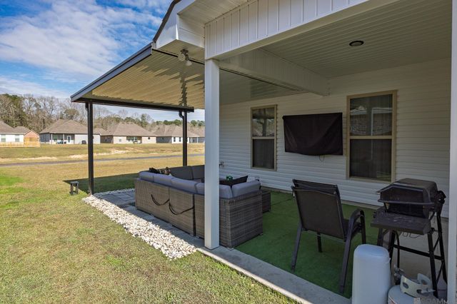 11589 Regal St, Denham Springs, LA 70726