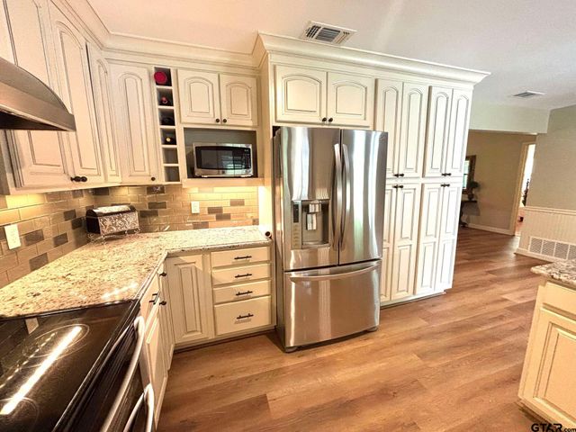 212 County Road 2487, Mineola, TX 75773