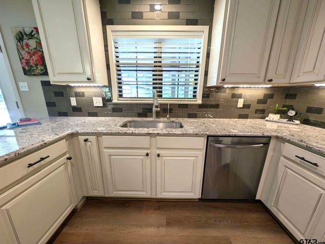 212 County Road 2487, Mineola, TX 75773