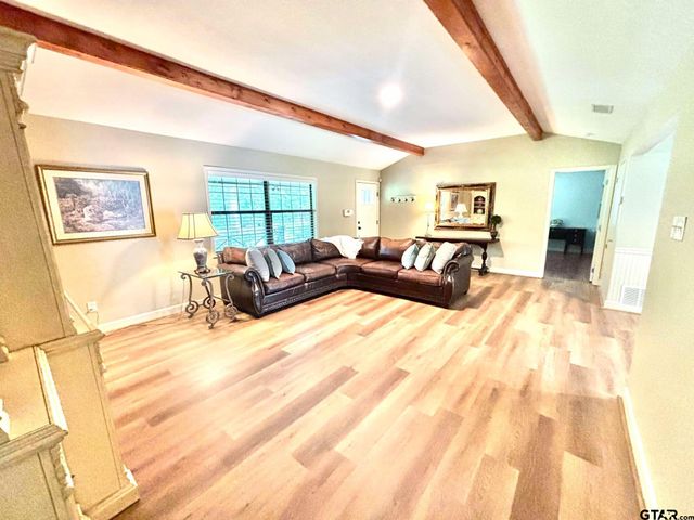212 County Road 2487, Mineola, TX 75773