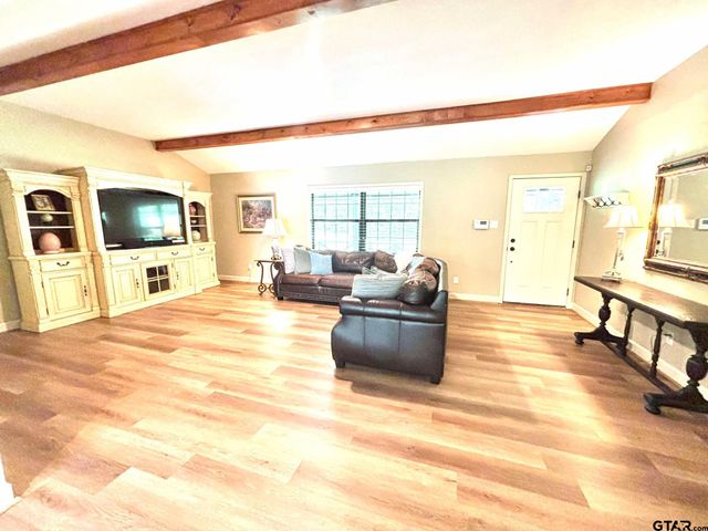 212 County Road 2487, Mineola, TX 75773