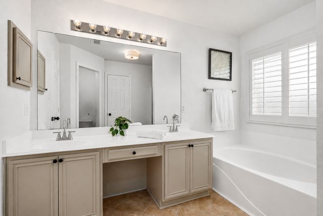 444 Dove Lane, Fort Worth, TX 76108