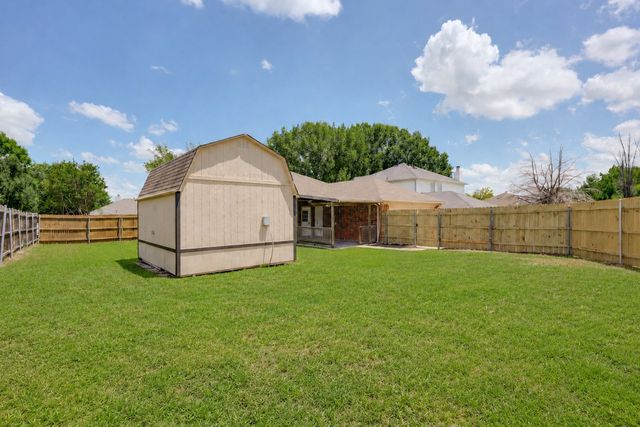 444 Dove Lane, Fort Worth, TX 76108