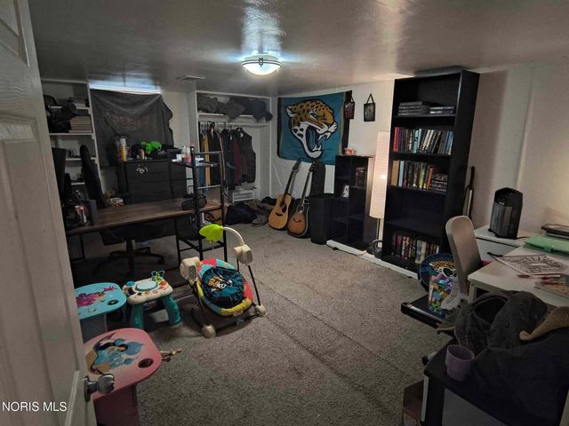 1017 Wayne Avenue, Defiance, OH 43512