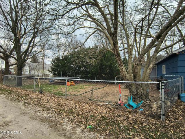 1017 Wayne Avenue, Defiance, OH 43512