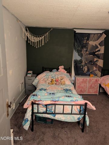 1017 Wayne Avenue, Defiance, OH 43512