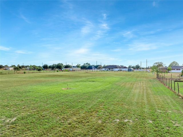 2398 Settlers Way Drive, Sealy, TX 77474