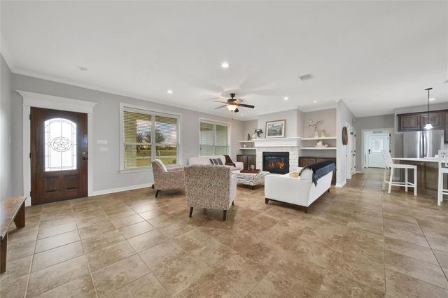 2398 Settlers Way Drive, Sealy, TX 77474