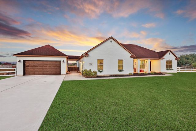 2398 Settlers Way Drive, Sealy, TX 77474