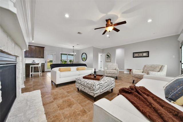 2398 Settlers Way Drive, Sealy, TX 77474