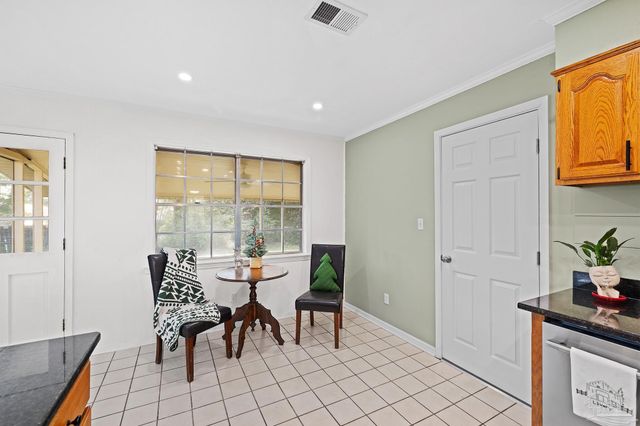 1245 Greenbrier Blvd, Pensacola, FL 32514