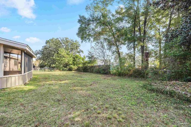 1245 Greenbrier Blvd, Pensacola, FL 32514