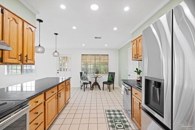 1245 Greenbrier Blvd, Pensacola, FL 32514