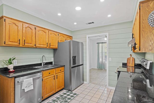 1245 Greenbrier Blvd, Pensacola, FL 32514