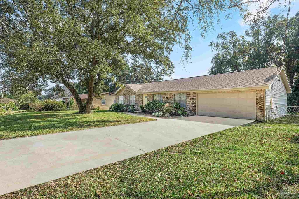 1245 Greenbrier Blvd, Pensacola, FL 32514