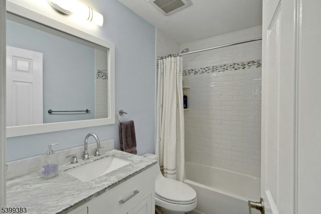 16 Tall Oaks Ln, Mount Olive Twp., NJ 07828