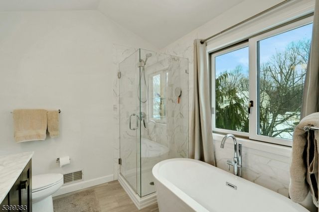 16 Tall Oaks Ln, Mount Olive Twp., NJ 07828