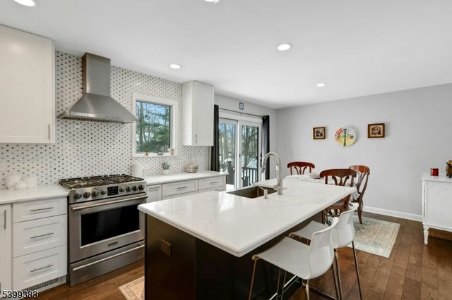 16 Tall Oaks Ln, Mount Olive Twp., NJ 07828