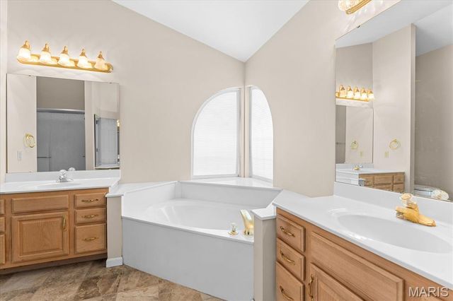 1901 Cedarwood Trail, Belleville, IL 62226