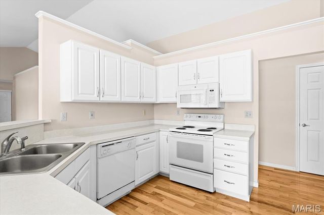1901 Cedarwood Trail, Belleville, IL 62226
