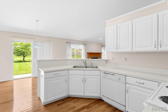 1901 Cedarwood Trail, Belleville, IL 62226