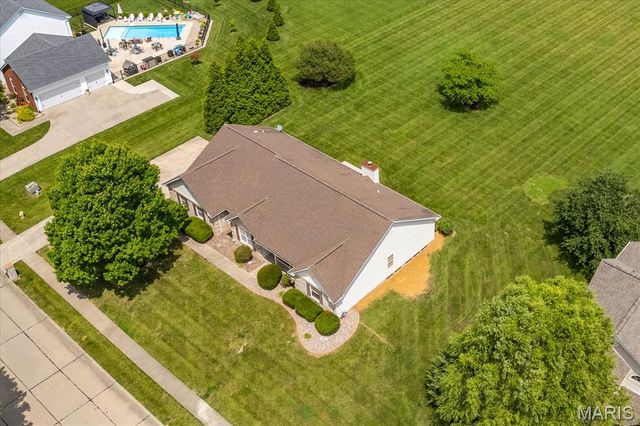 1901 Cedarwood Trail, Belleville, IL 62226