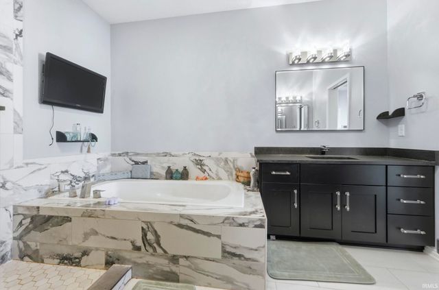 1123 State Road 8, Garrett, IN 46738