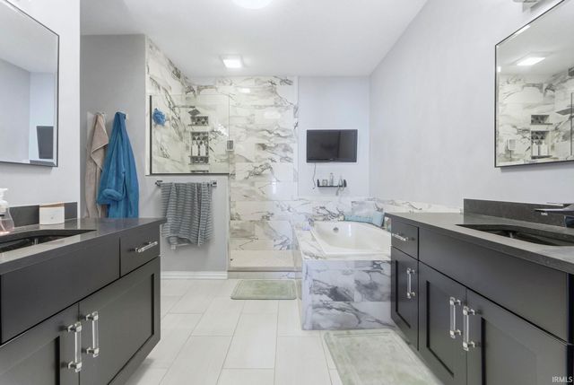 1123 State Road 8, Garrett, IN 46738