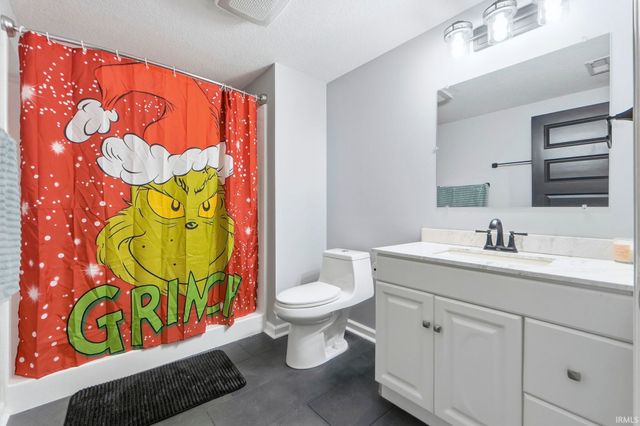 1123 State Road 8, Garrett, IN 46738