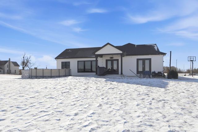 1123 State Road 8, Garrett, IN 46738