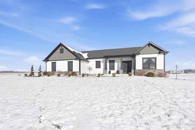 1123 State Road 8, Garrett, IN 46738