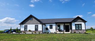 1123 State Road 8, Garrett, IN 46738